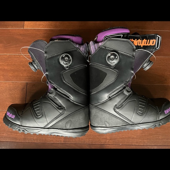 ThirtyTwo Snowboard Boots Size 7.5 double Boa- very good condition - sold - - Picture 8 of 8
